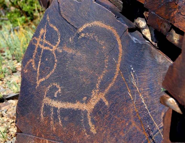 Petroglyphs  the Bayan-Zhurek and vicinities.