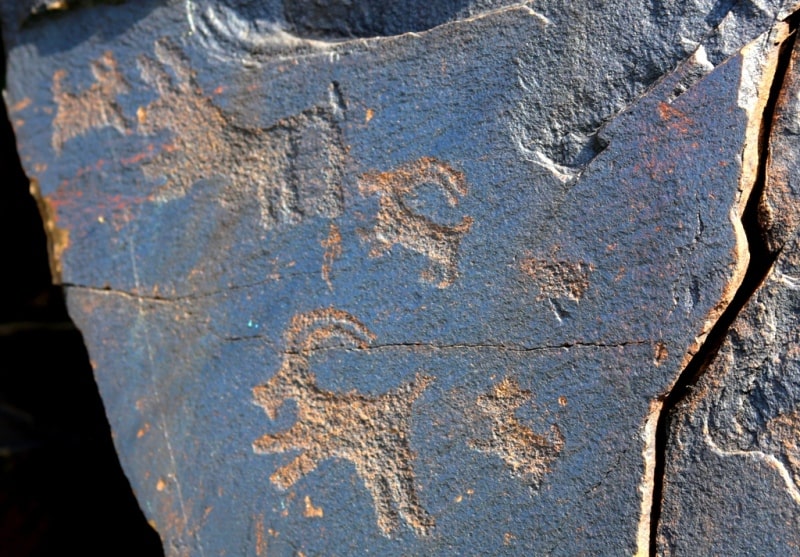 Petroglyphs  the Bayan-Zhurek and vicinities.