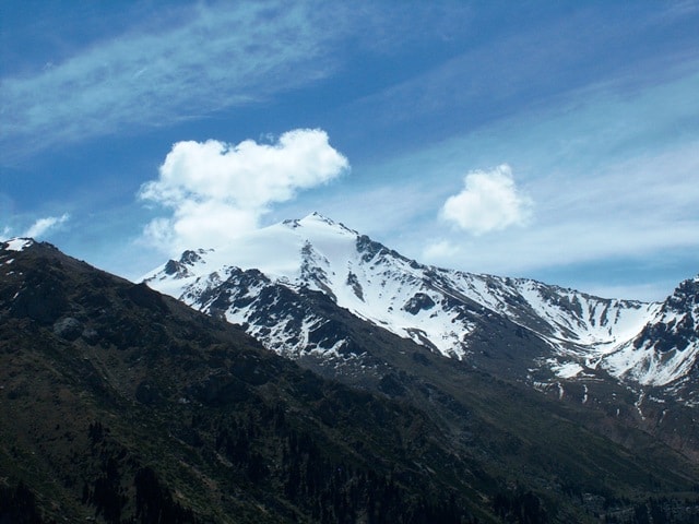 Пик Советов 4 317 метров над уровнем моря. 