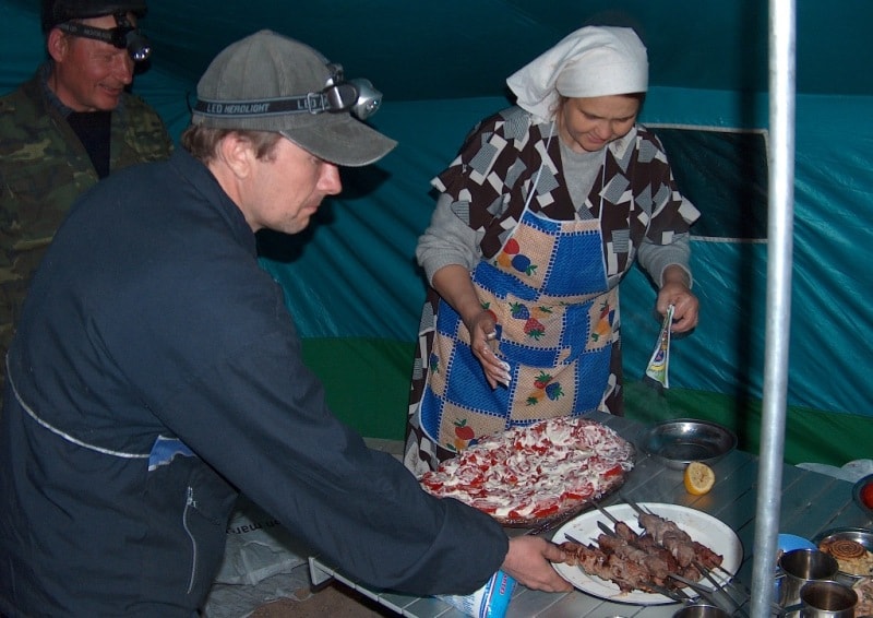 Preparation of a koktal and shish kebab.