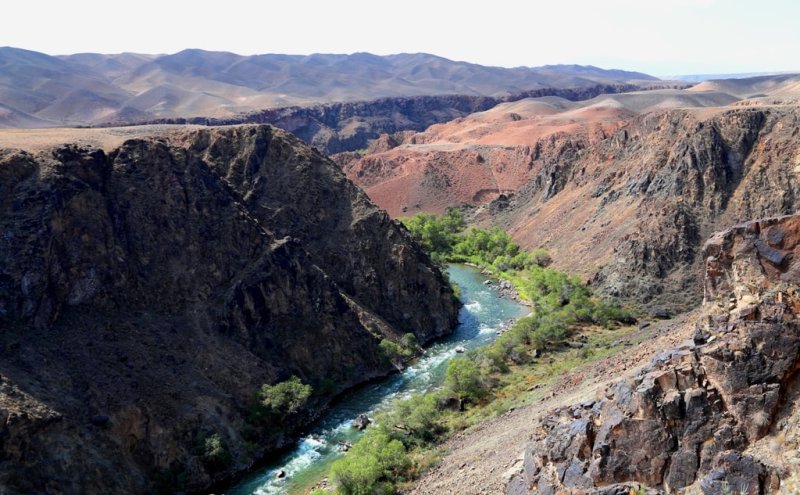 Река Чарын является левым притоком реки Или, протекающей на востоке Алматинской области, в 193 километрах от Алматы прорезает карбоновового возраста и интрузивные породы, слагающие горы Кулуктау, образуя при этом долину каньон.
