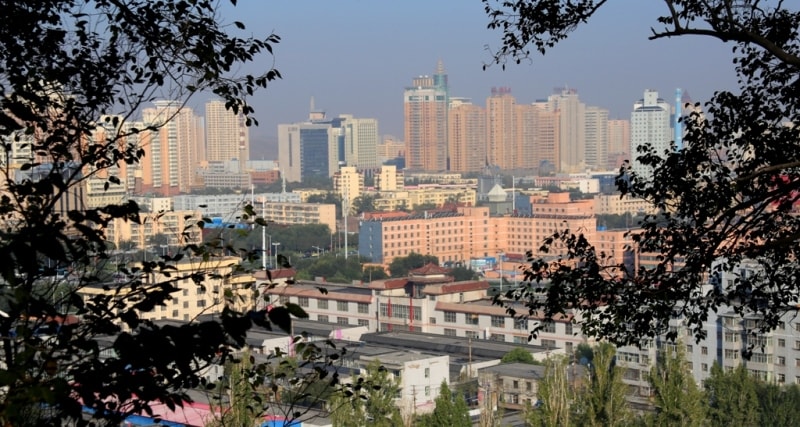 Вид на город с возвышенности на Красной горке.