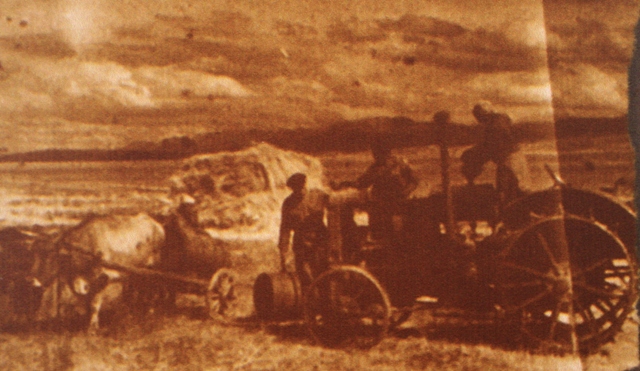 Первые трактора в Акмолинской области.
