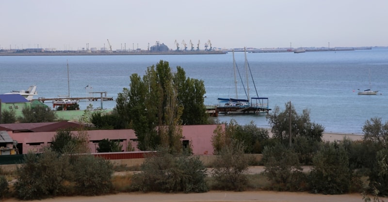 Морской порт в Актау.