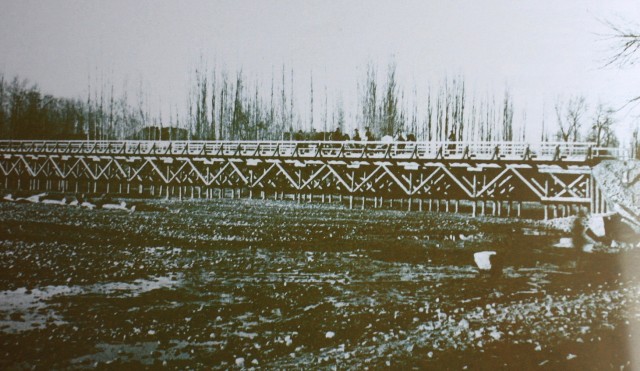 Мост через реку Или. Автор Андрей Павлович Зенков. 1930-ые годы.