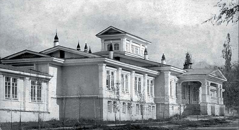Губернаторский дворец постройки 1879 года. 