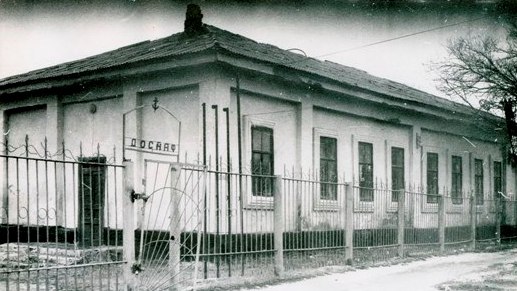 Татарская мечеть, закрыта в 1939 году, в 1947-м здание передали морскому клубу ДОСААФ.