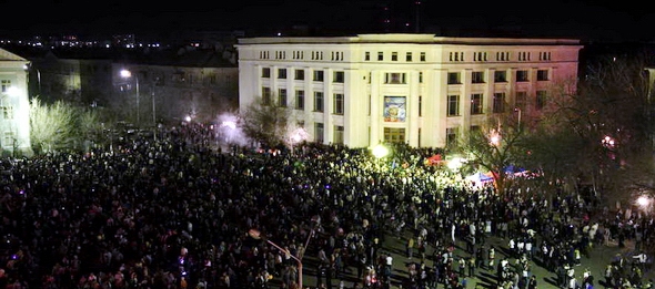 Празднование Дня Космонавтики на площади города.