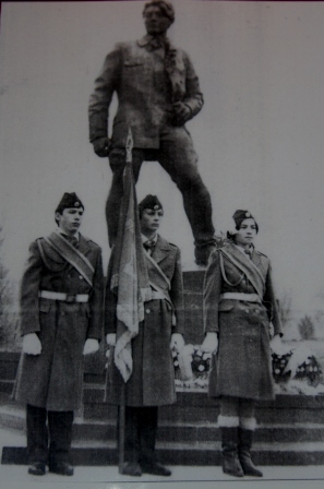 Памятник Гани Муратбаеву в Алма-Ате.