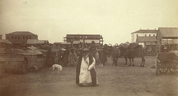 Семипалатинский базар. 1870-ые годы. Фотография Лидии Полторацкой.