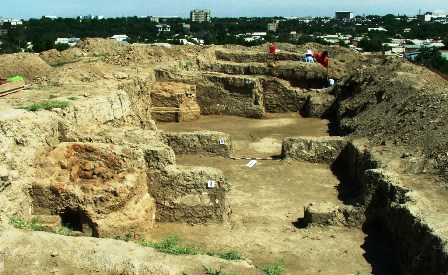 Раскопки на городище Шымкент.