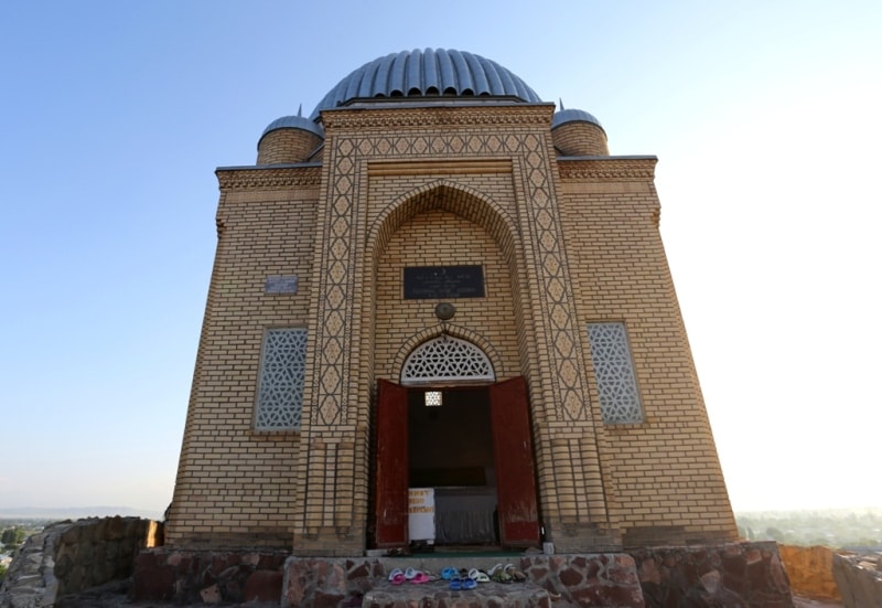 The mausoleum of Tekturmas.