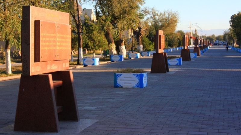 Avenue "Hikmets Yassaui" in Turkestan.