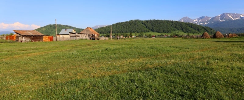 Village of Poperechnoe and its vicinity.