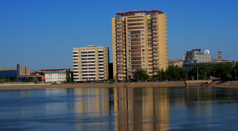 Набережная реки Урал в Атырау.