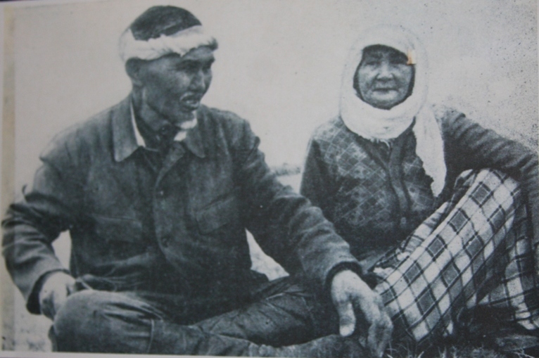 Ybrai Zhakhaev with wife Bibazharmen.