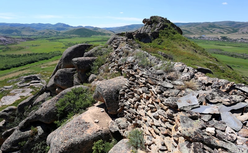 Stone walls of Ablaykit.