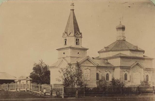 Wooden Church of the Intercession of the Blessed Virgin Mary in the village of Katon-Karagay. Photo of the late 19th - early 20th centuries. From the funds of the Omsk State Museum of History and Local Lore.
