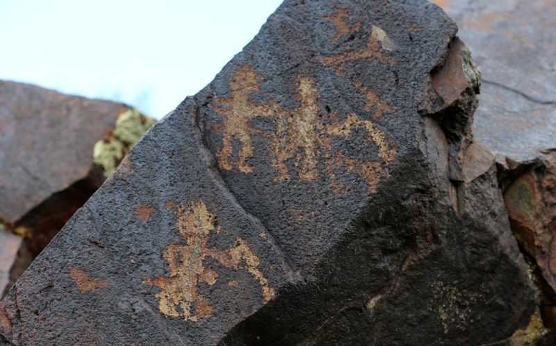 Petroglyphs Akterek. 
