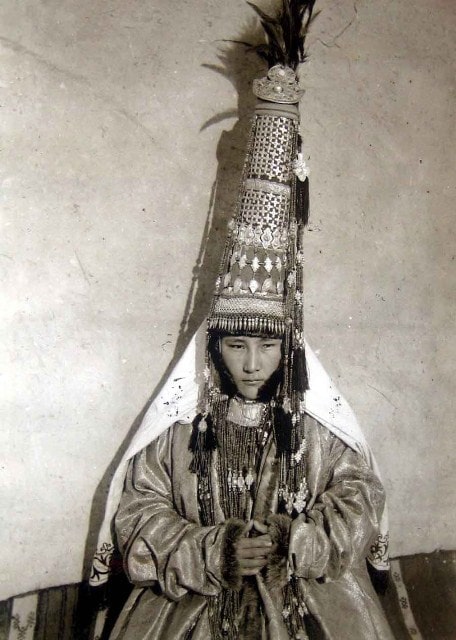 Photo of the bride in the 90s of the XIX century (C.D. Lazari - Head of the Lepsinsky County).