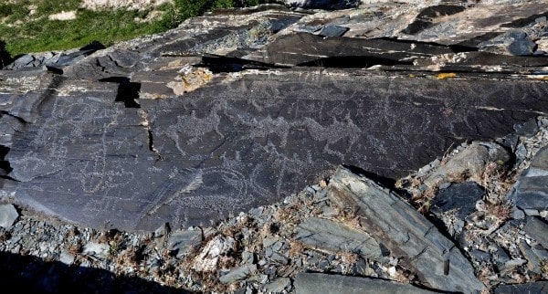 Sauiskandyk petroglyphs.