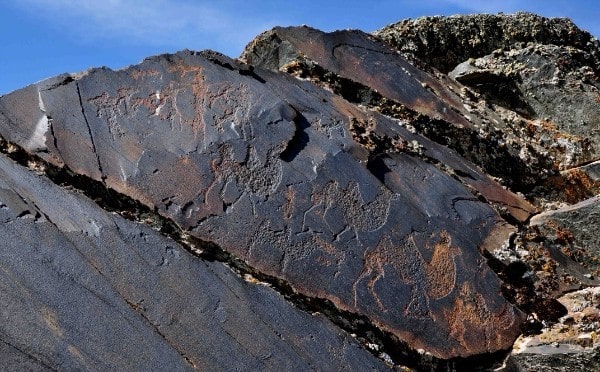 Sauiskandyk petroglyphs.