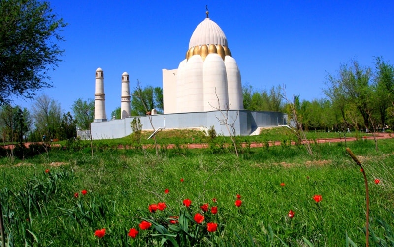 Domalak ana mausoleum.