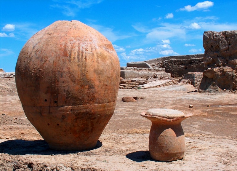 A jug on the ancient settlement Otrar.