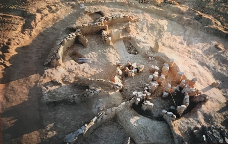 Araltobe burial mound.