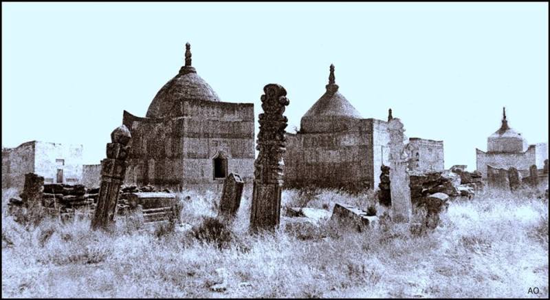 Necropolis Sisem-ata. Photo by Almas Ordabaev. 