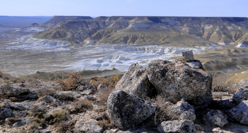 Vicinities and sights Western cliff Ustyurt plateau.