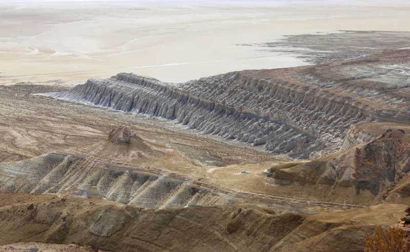 Vicinities and sights Western cliff Ustyurt plateau.