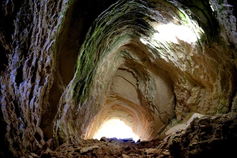 Utebai cave on Mangyshlak.