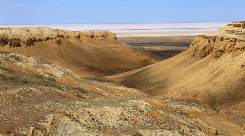  Western cliff Ustyurt on Mangystau province.