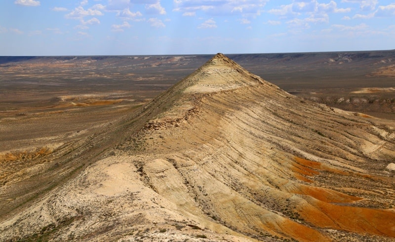  Western cliff Ustyurt on Mangystau province.