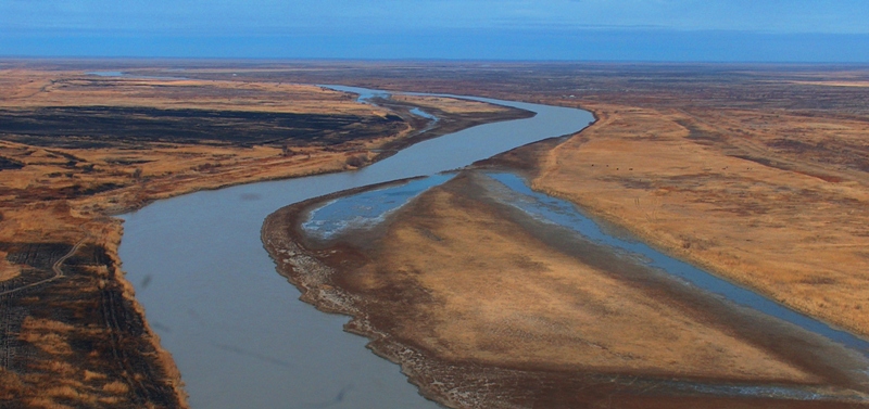 Вид на реку Сыр-Дарья с вертолета. 