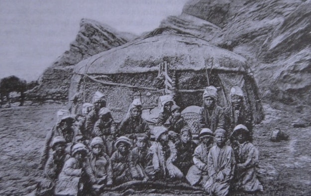 Группа местных жителей-казахов. XIX век.