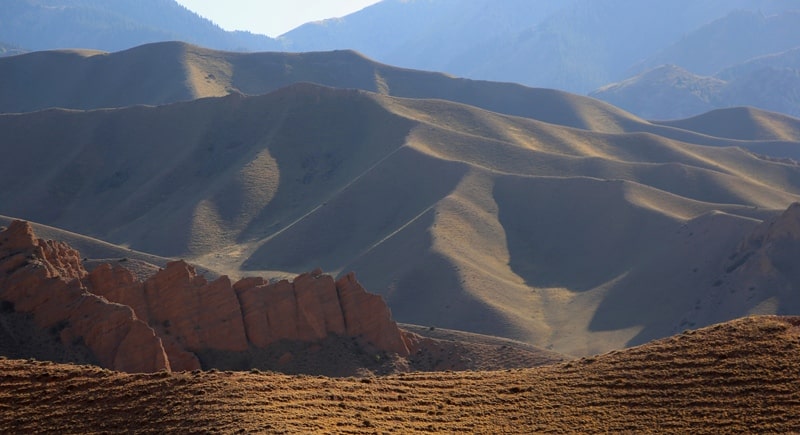 Asy of the plateau and its vicinity.