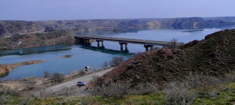 Капшагайская ГЭC, водохранилище и окрестности.