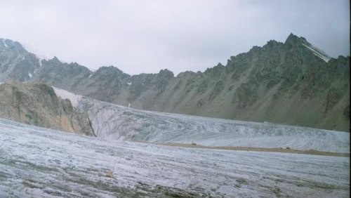 Вершина Искра и ледник Дмитриева.