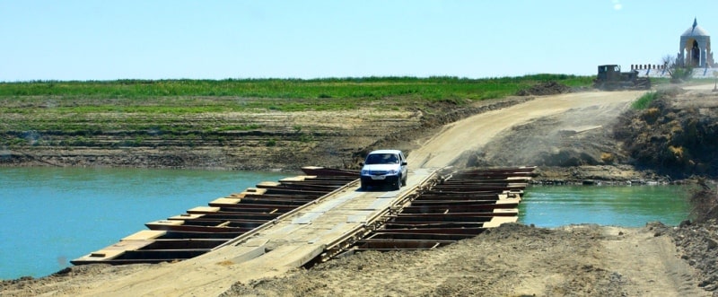  Travels on the Syr-Darya river.