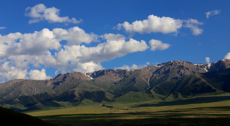 Окрестности гор Баян-Журек.