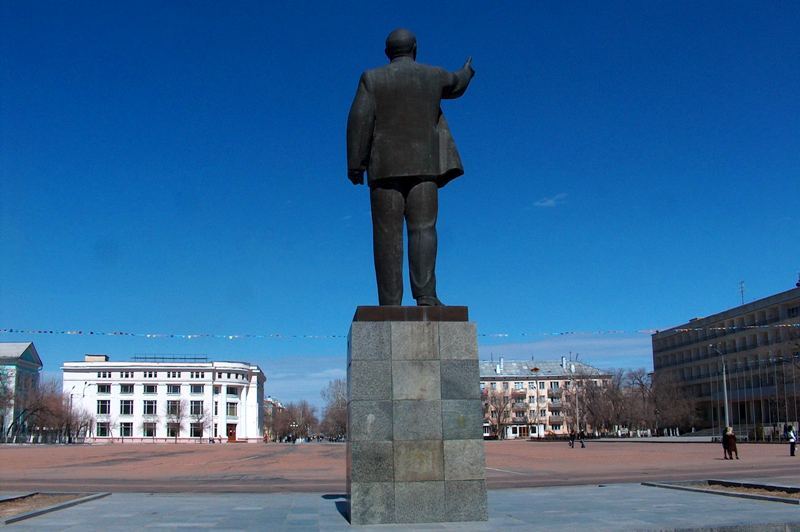 Памятник В.И. Ленину на городской площади.