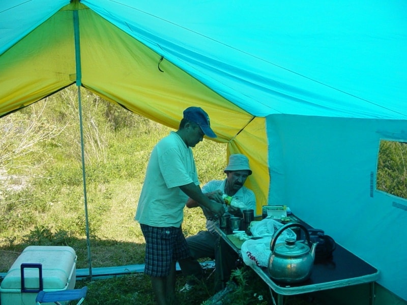 Начало установки столовой палатки.