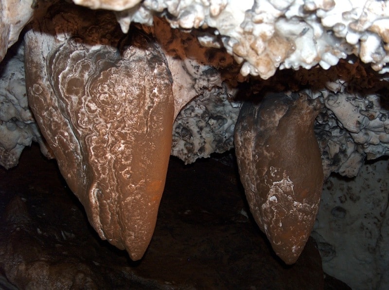 Пещера в окрестностях заповедника Аксу-Жабаглы.