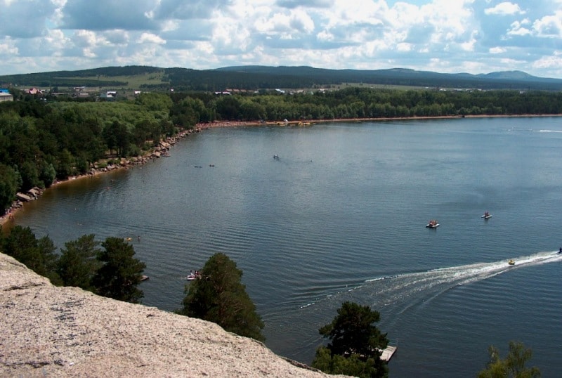 Kind from mountain Kokshe of 947 meters above sea level (Sinykha) on lake Borovoe. 