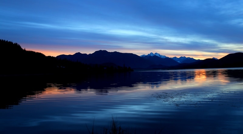 Восход на озере Язевом (Караколь). Катон-Карагайский национальный природный парк.