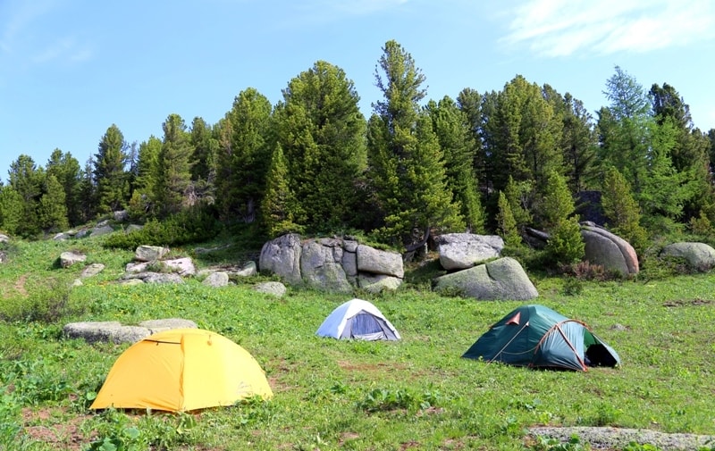 Туристский лагерь в окрестностях Каменной сказки.