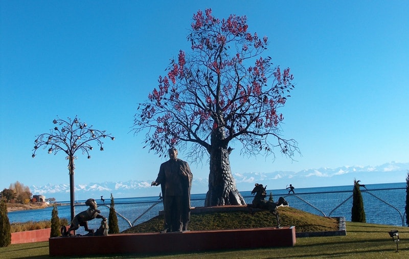 cultural center "Ruh Ordo» name Chingiz Aitmatov is in the town of Cholpon-Ata., 