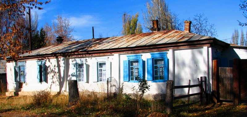 Типичный дом конца XIX начала XX веков в Караколе.